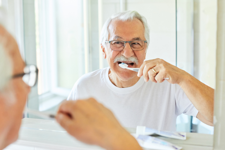 saude-oral-nos-idosos-cuidados-essenciais-para-conforto-bem-estar-e-qualidade-de-vida